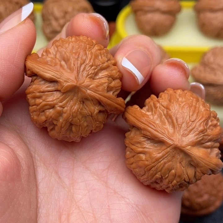 文玩核桃吊坠35老树红皮磨盘