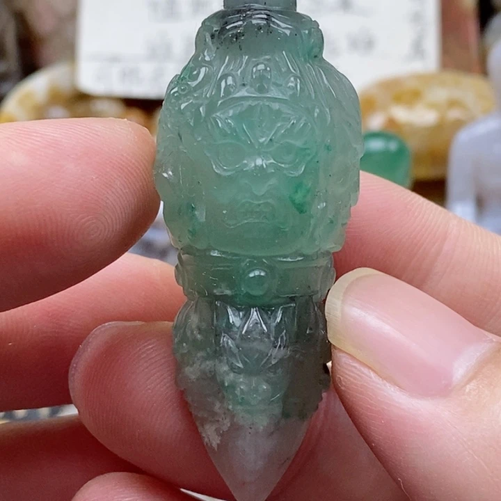 石英质玉未镶嵌颈饰