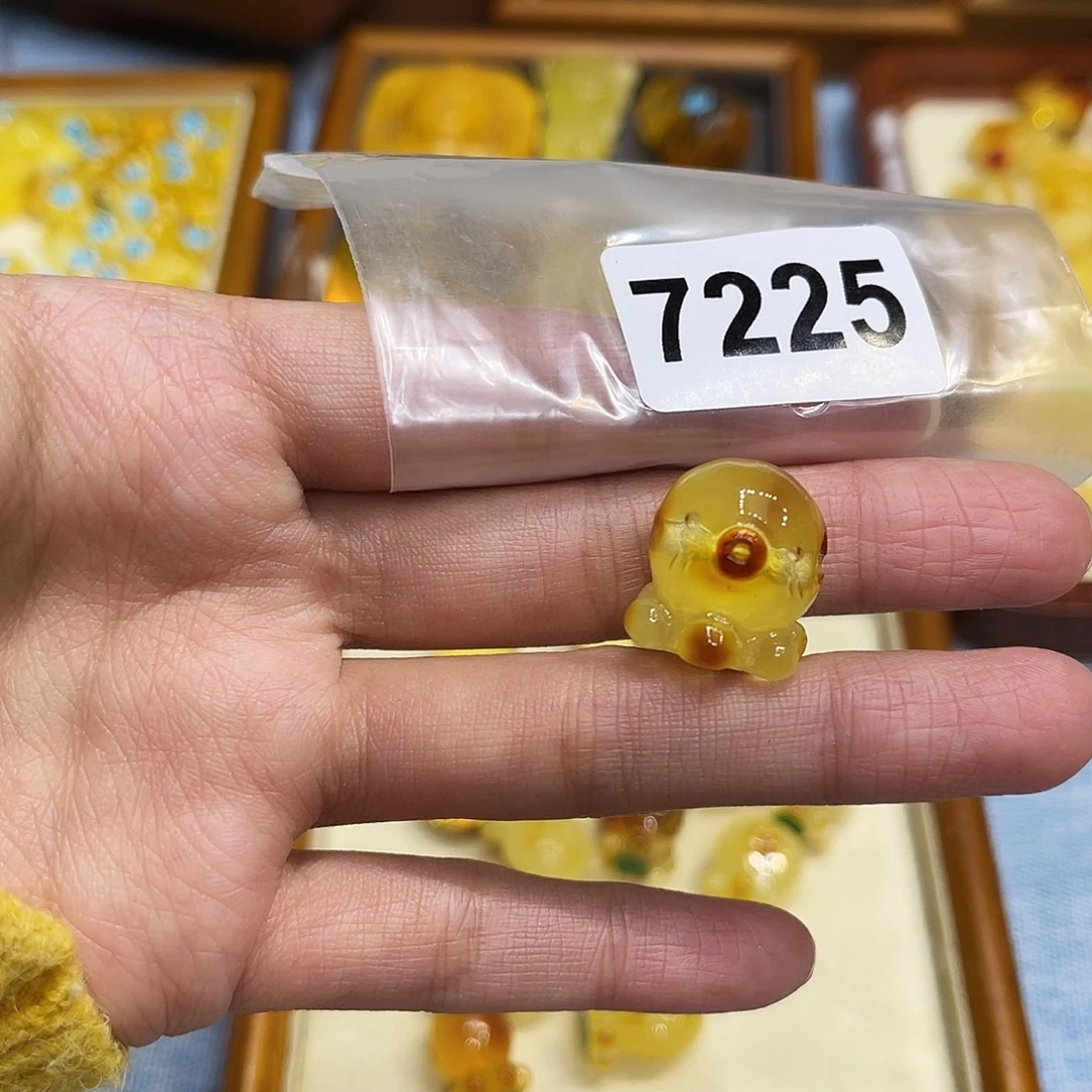 琥珀未镶嵌珠宝奇石