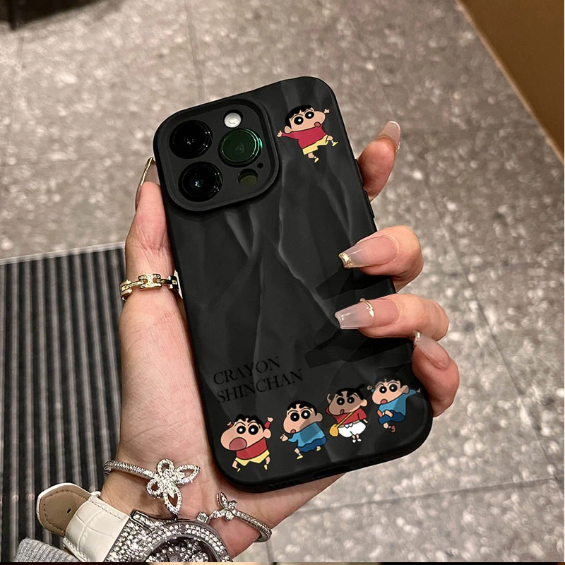 跳舞小新适用iphone16苹果17pro手机壳14plus褶皱14磨砂12软13