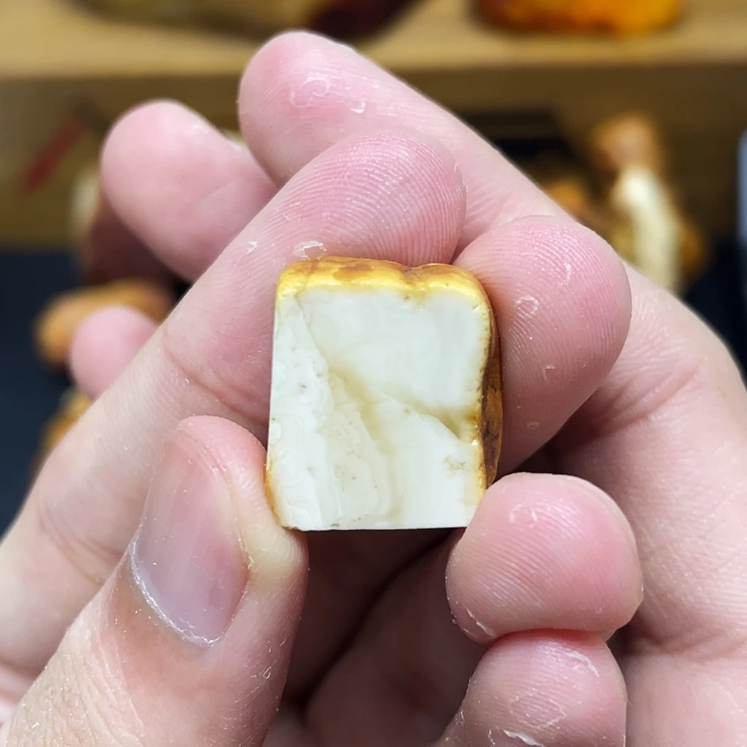 未镶嵌定制琥珀阿*哥定制