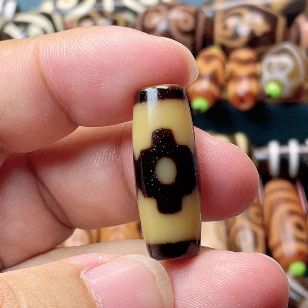 玛瑙/玉髓未镶嵌颈饰高油坦诚三