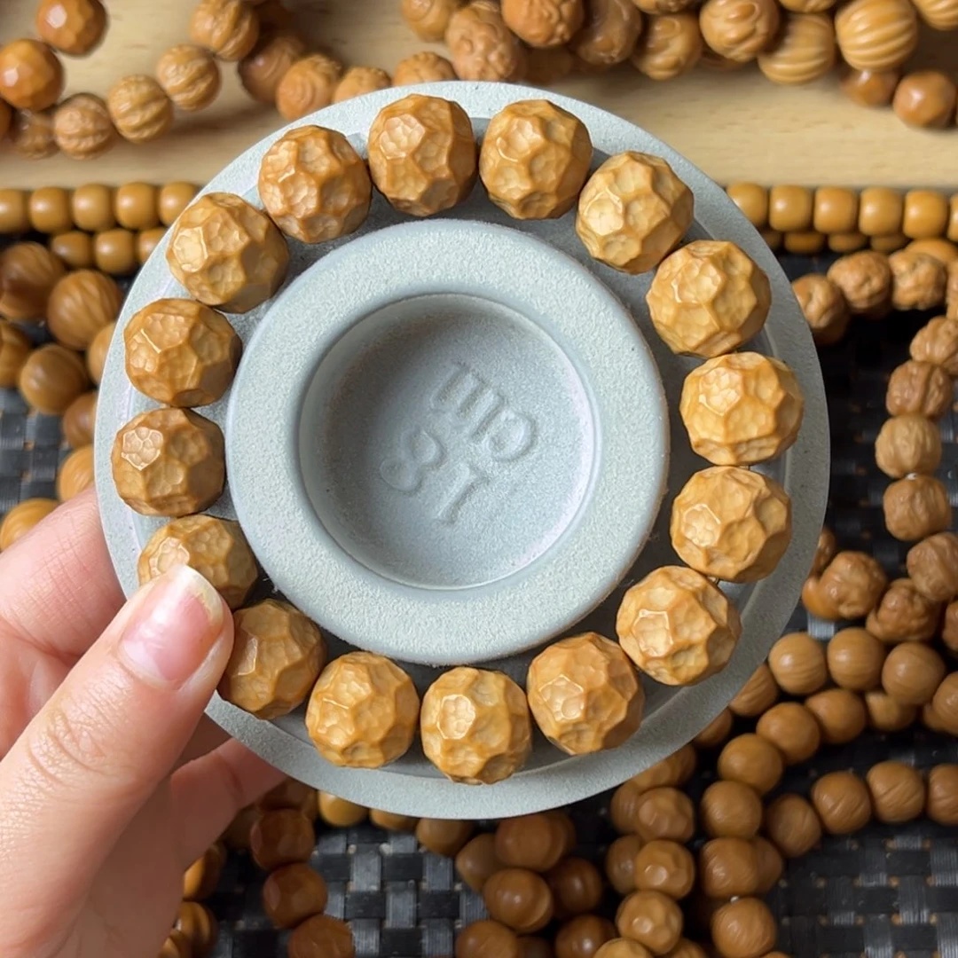 猴头核桃吊坠用****6微瑕磐石