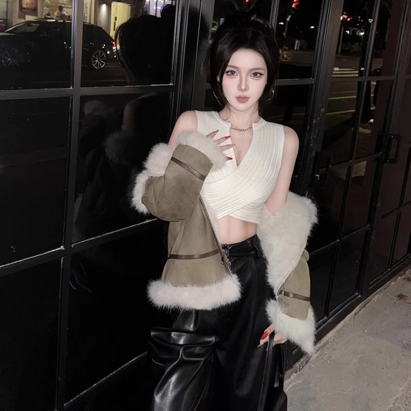 高腰露脐纯欲风辣妹V领针织背心性感锁骨网红时尚炸街新款女装