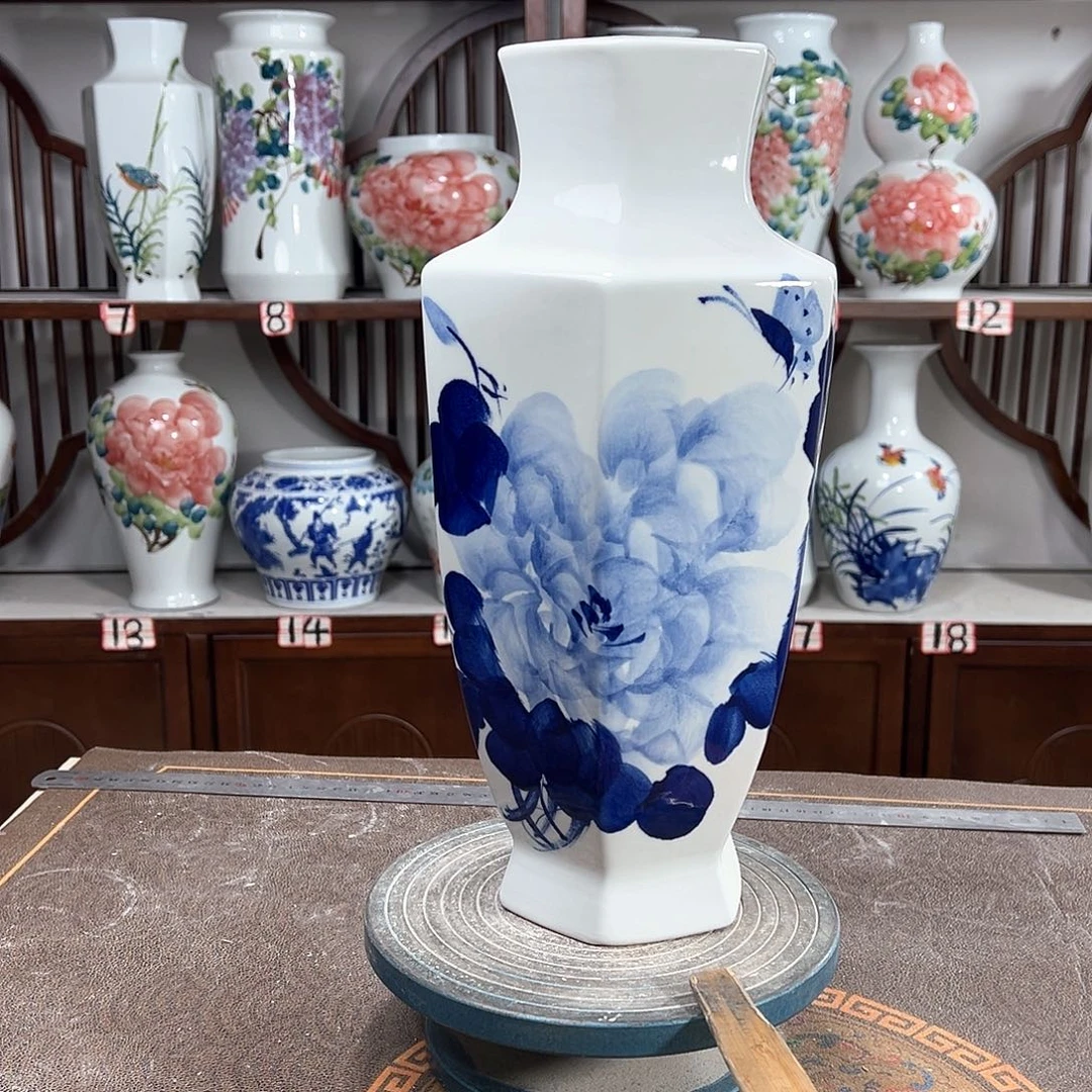摆件景德镇陶瓷6青牡