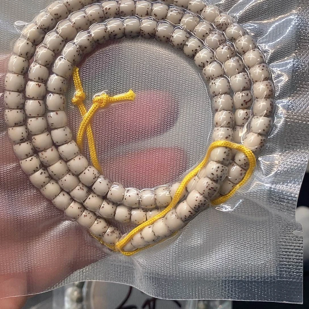 星月菩提吊坠石玉直切河豚6*5长