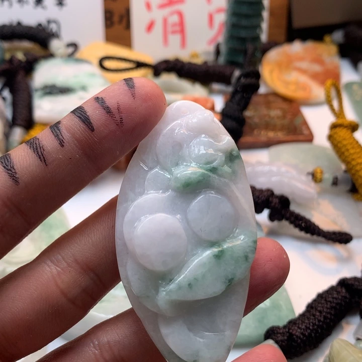 翡翠未镶嵌颈饰保真天然a货翡翠