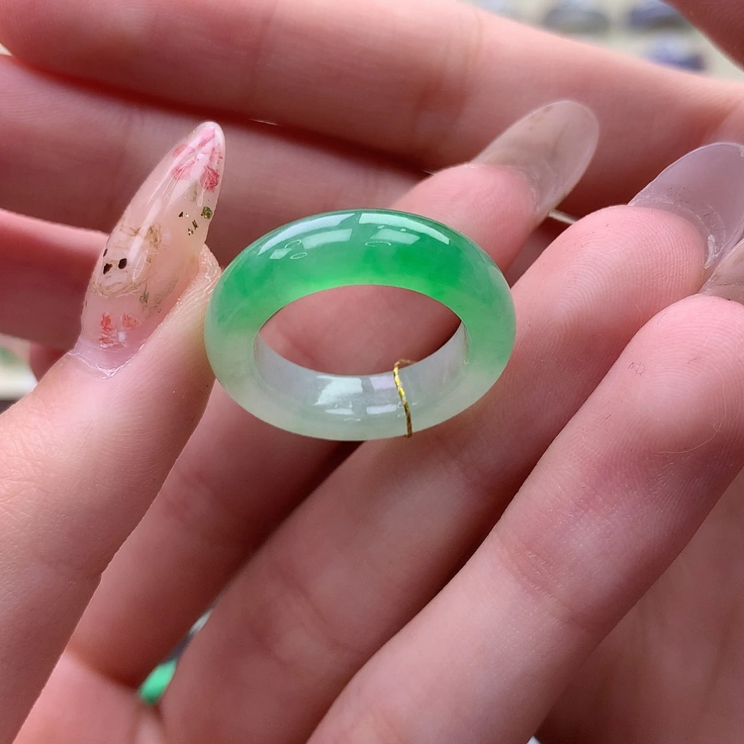 翡翠未镶嵌戒指港14