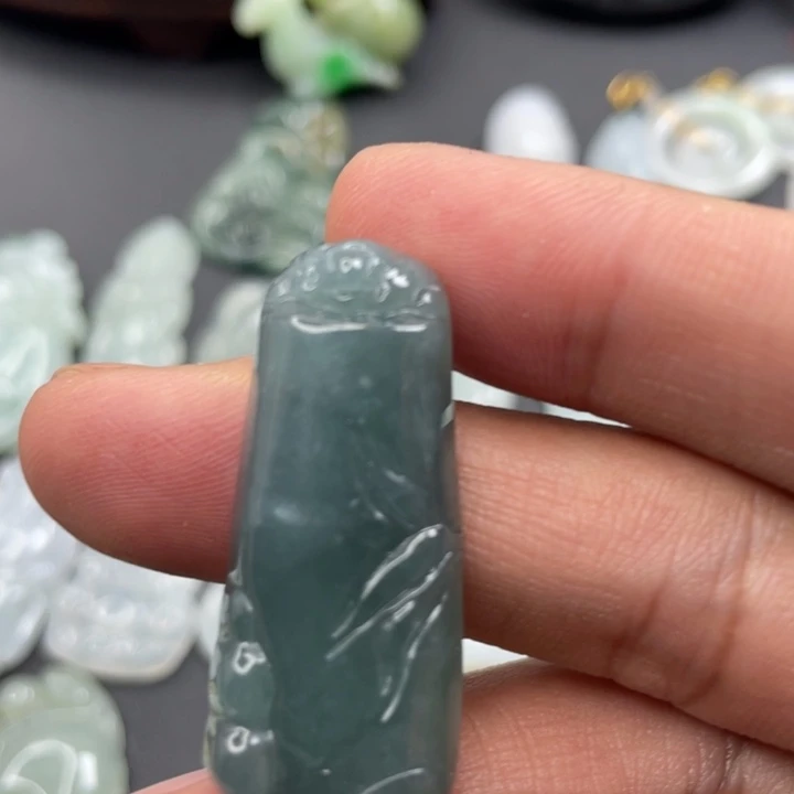 翡翠未镶嵌颈饰11