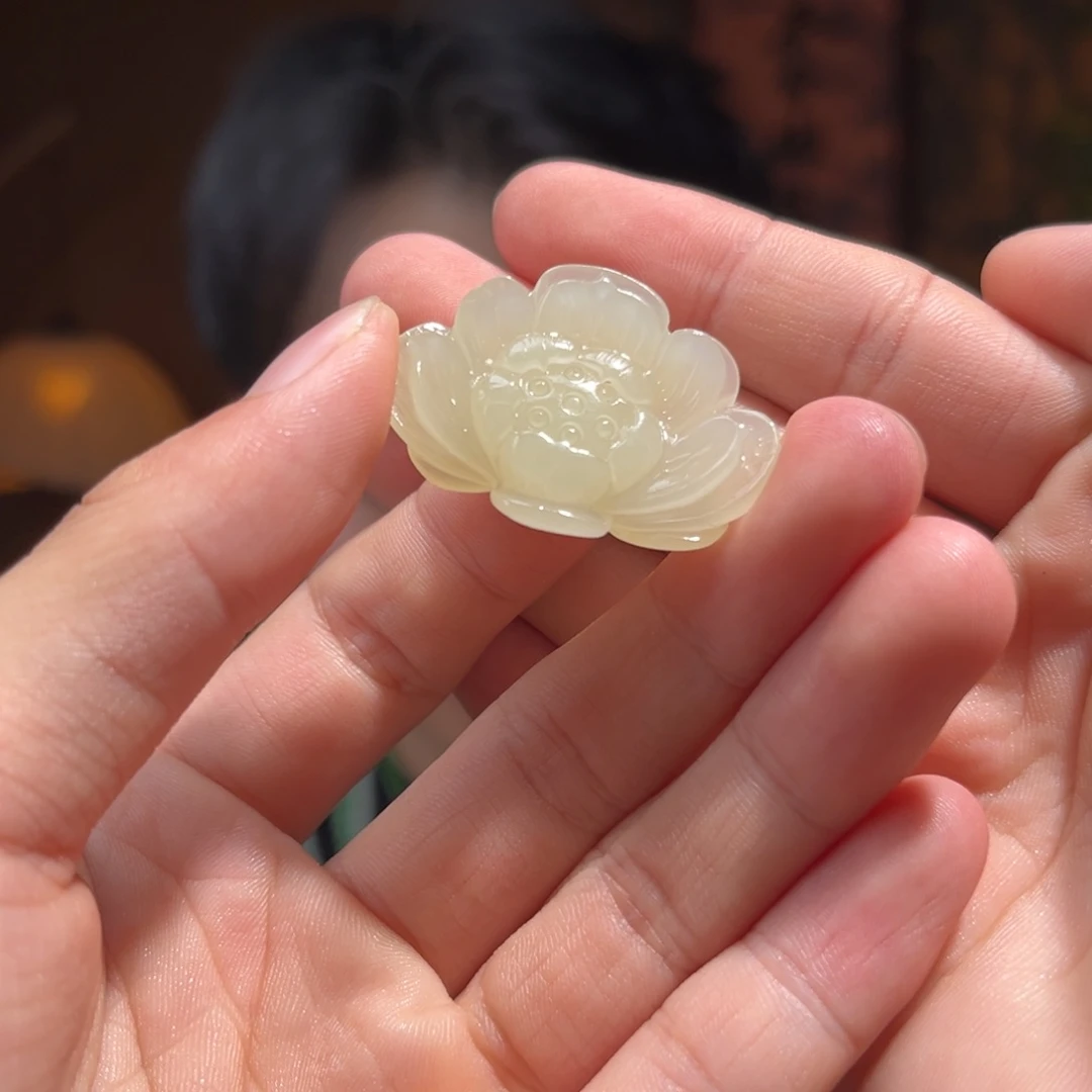 吊坠(不含链)未镶嵌和田玉冰黄口莲花300
