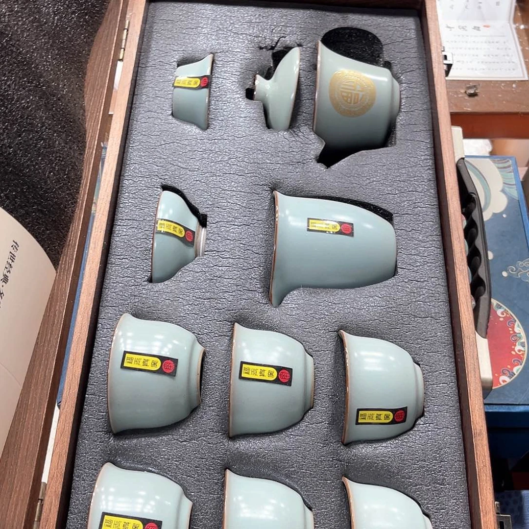 孤品茶具套装等。