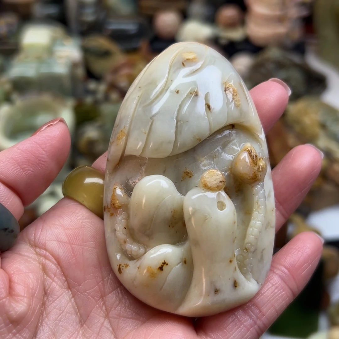 岫玉未镶嵌颈饰花玉俏色悟道手玩