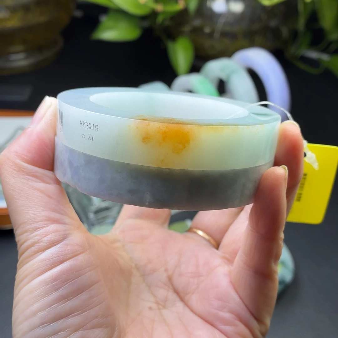 定制翡翠未镶嵌翡翠手镯