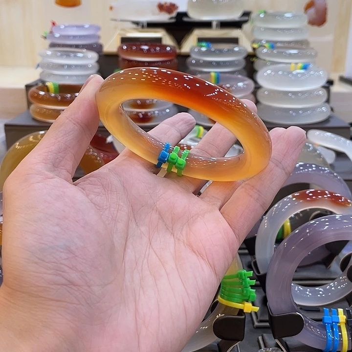 手镯玛瑙/玉髓未镶嵌