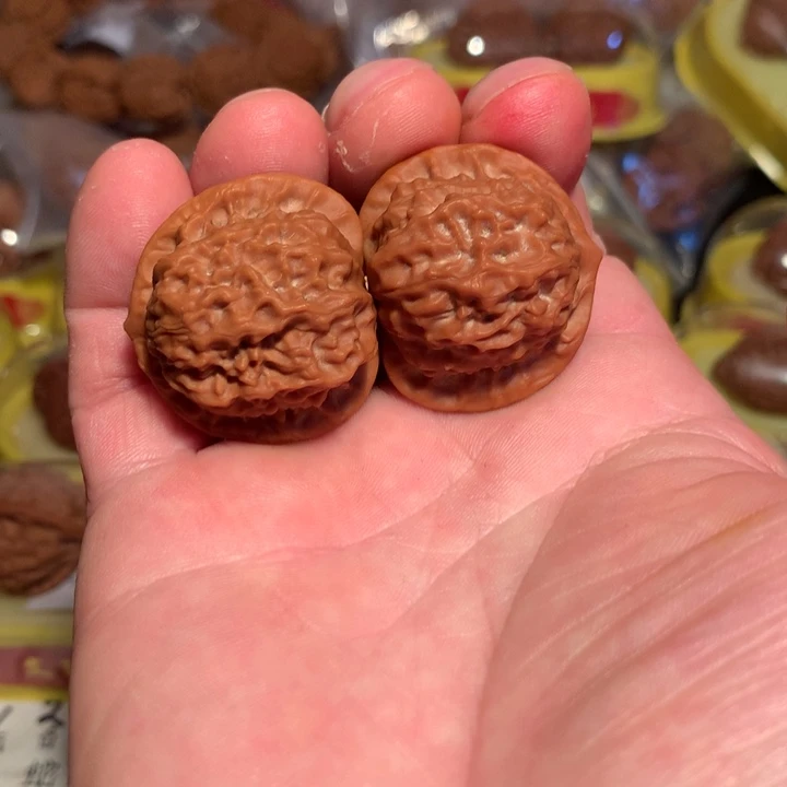 文玩核桃吊坠瓷娃娃35