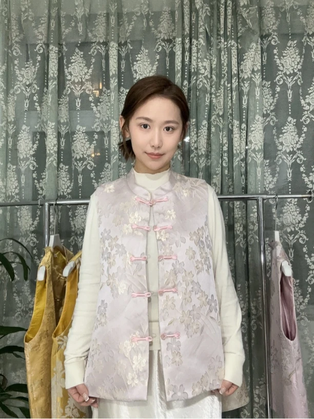 禾颜服饰—立领新中式盘扣马甲