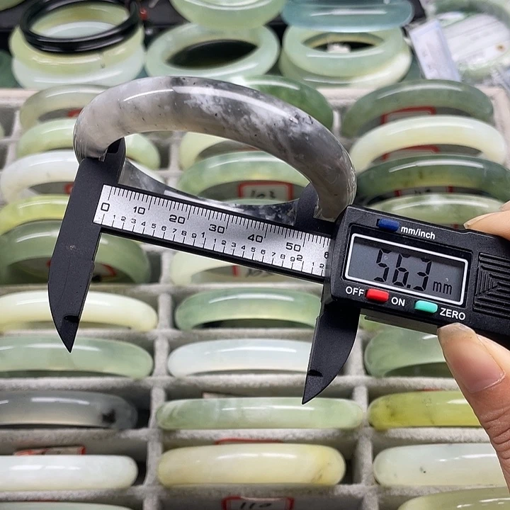 蛇纹石玉未镶嵌手镯110