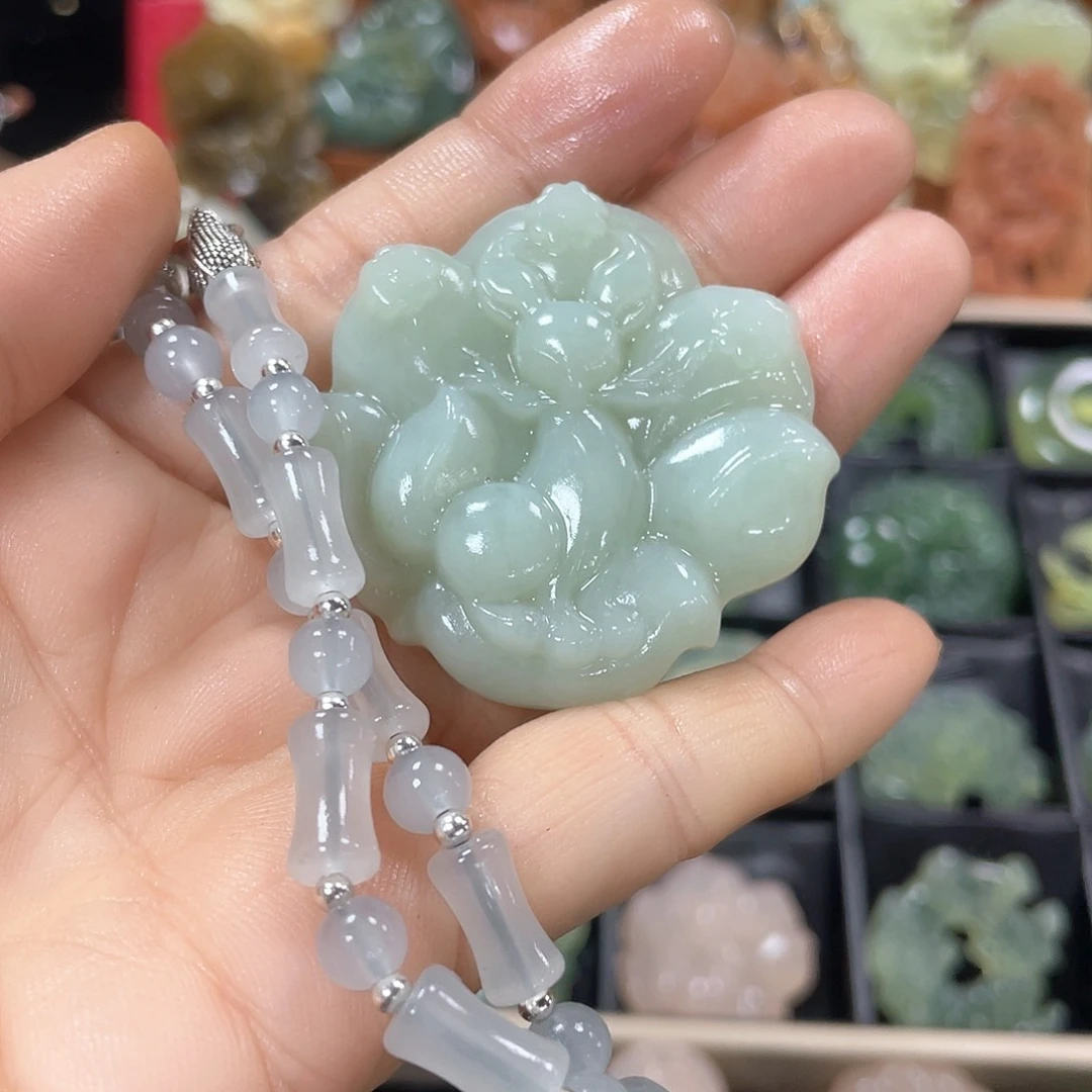 蛇纹石玉颈饰未镶嵌