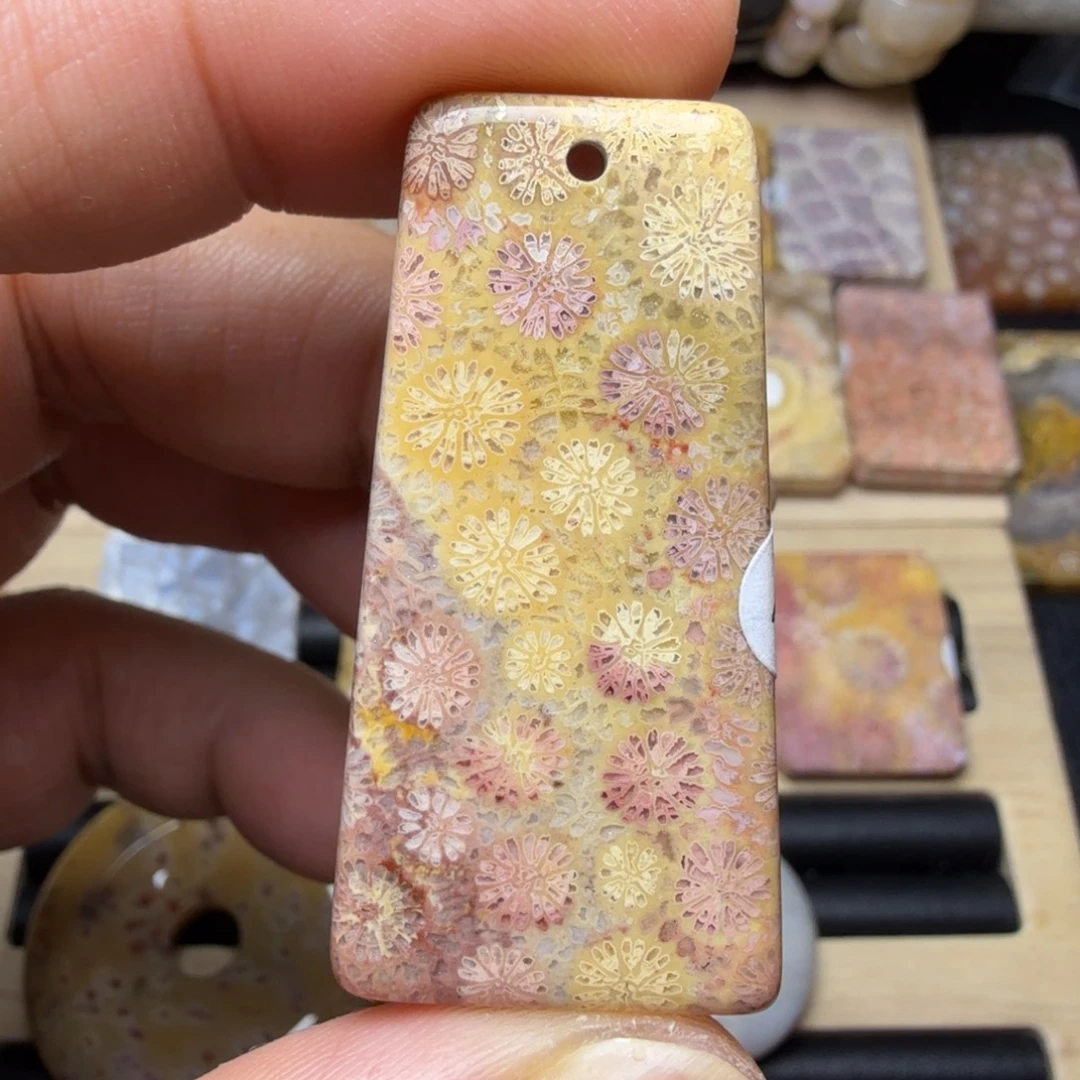 硅化玉未镶嵌纯天然色有机玉石保真色