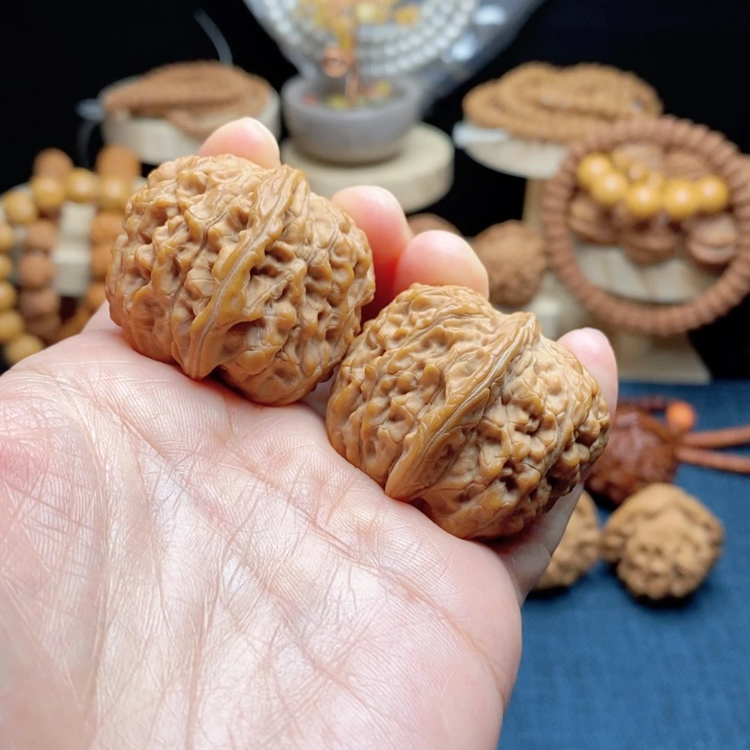 吊坠桃核野生血麒麟36