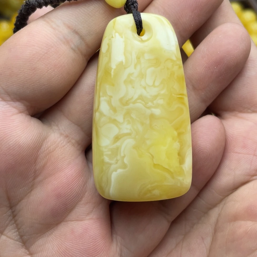 琥珀未镶嵌颈饰琥珀蜜蜡