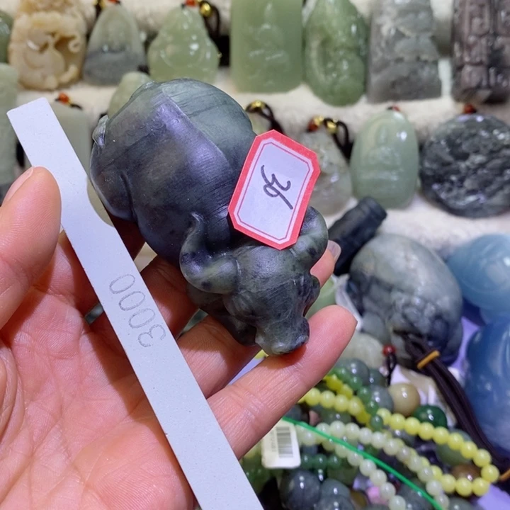 和田玉边角料未镶嵌