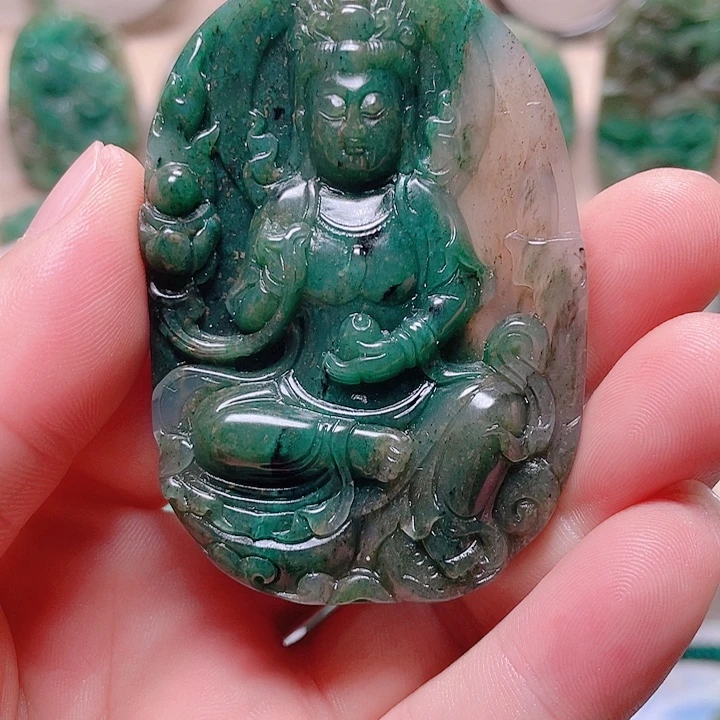 独山玉未镶嵌颈饰