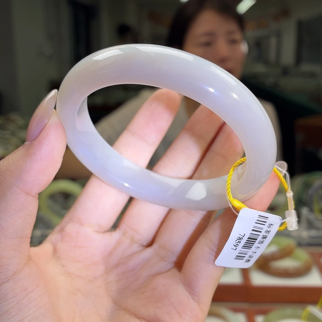 和田玉手镯未镶嵌5657纹