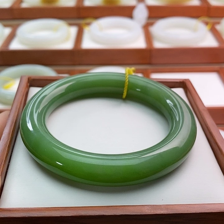 和田玉（碧玉）手镯未镶嵌