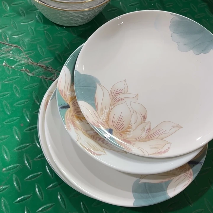 瓷片八寸浅盘六个微瑕