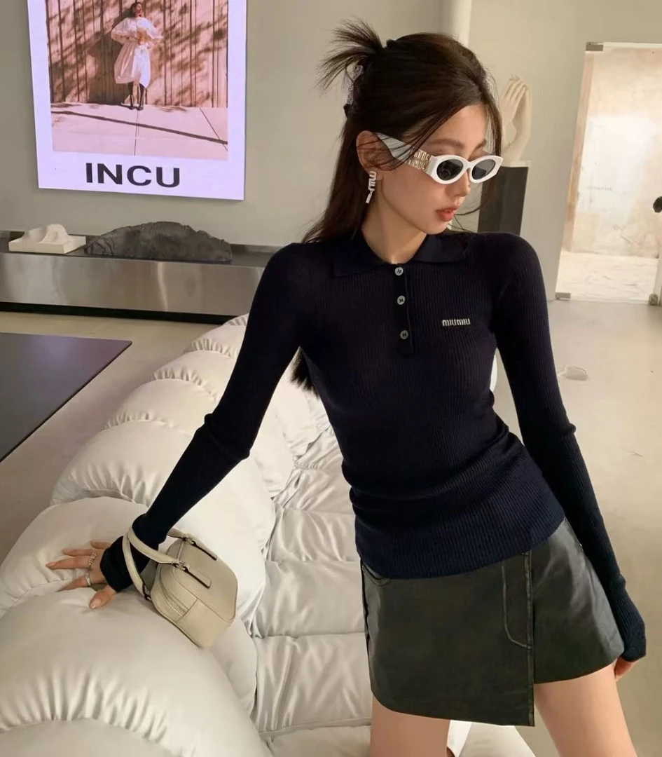 99新 MIU MIU/缪缪 sm13318512 藏蓝色polo领打底衫 40码