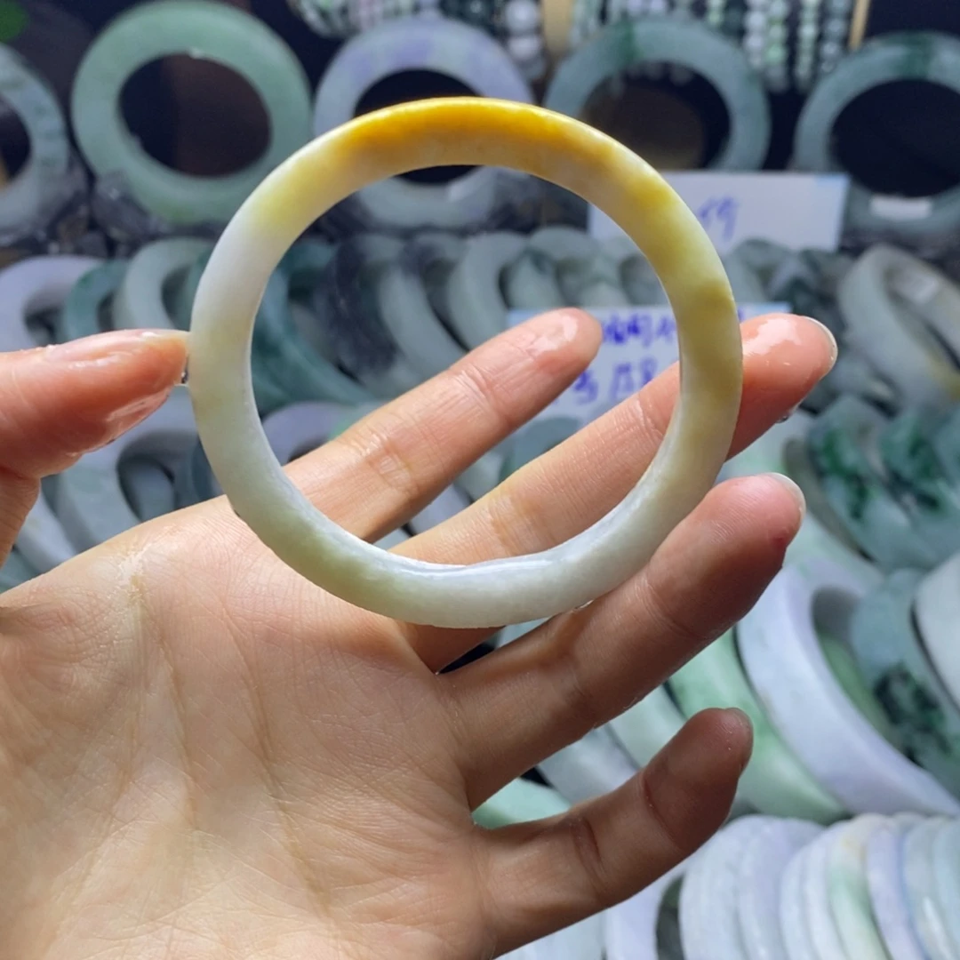 定制翡翠未镶嵌手镯