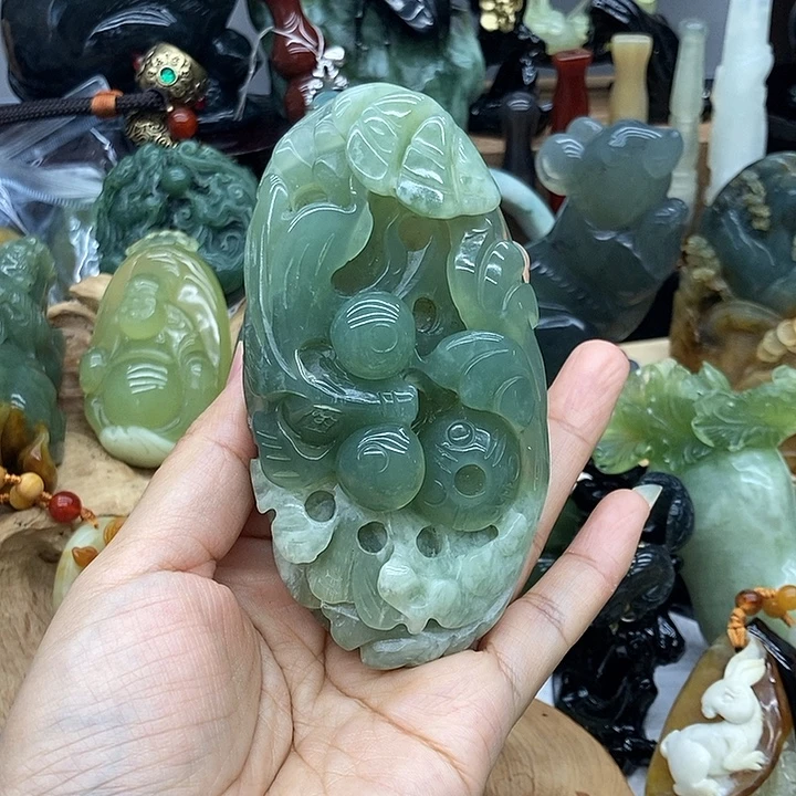 岫玉未镶嵌手把件