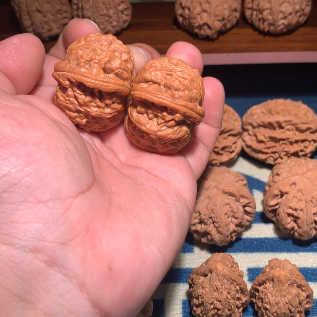 z***凡文玩核桃吊坠白狮子