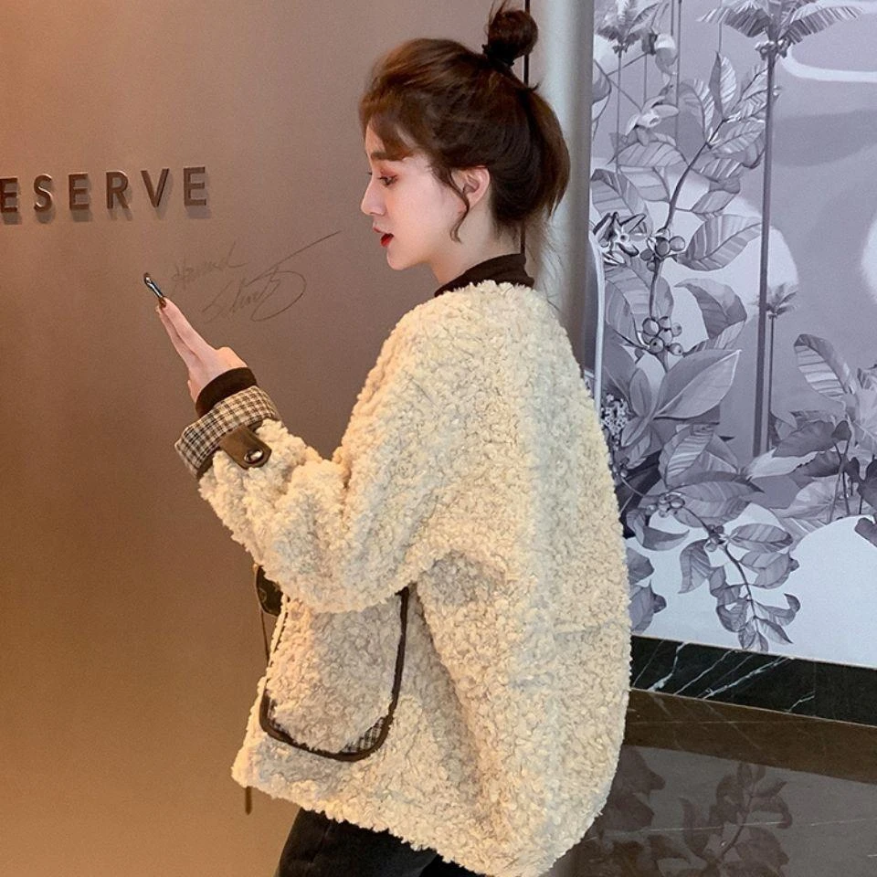 学院风休闲羊羔毛女冬时尚年新款韩版宽松短款加绒加厚小香风外套