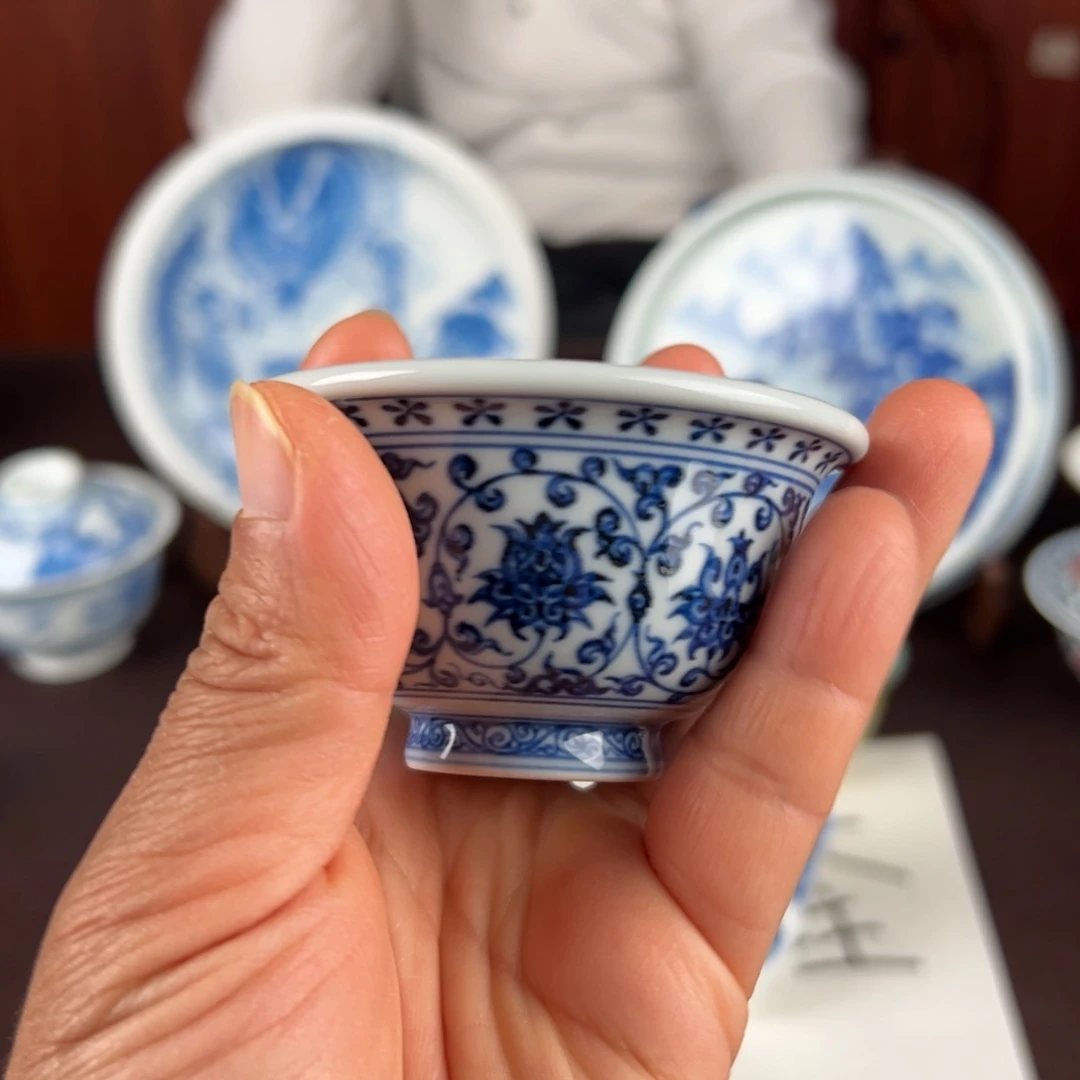 景德镇青花缠枝莲压手杯