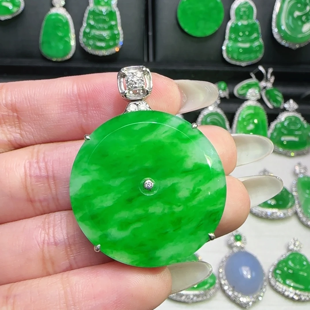 翡翠18K金镶嵌颈饰