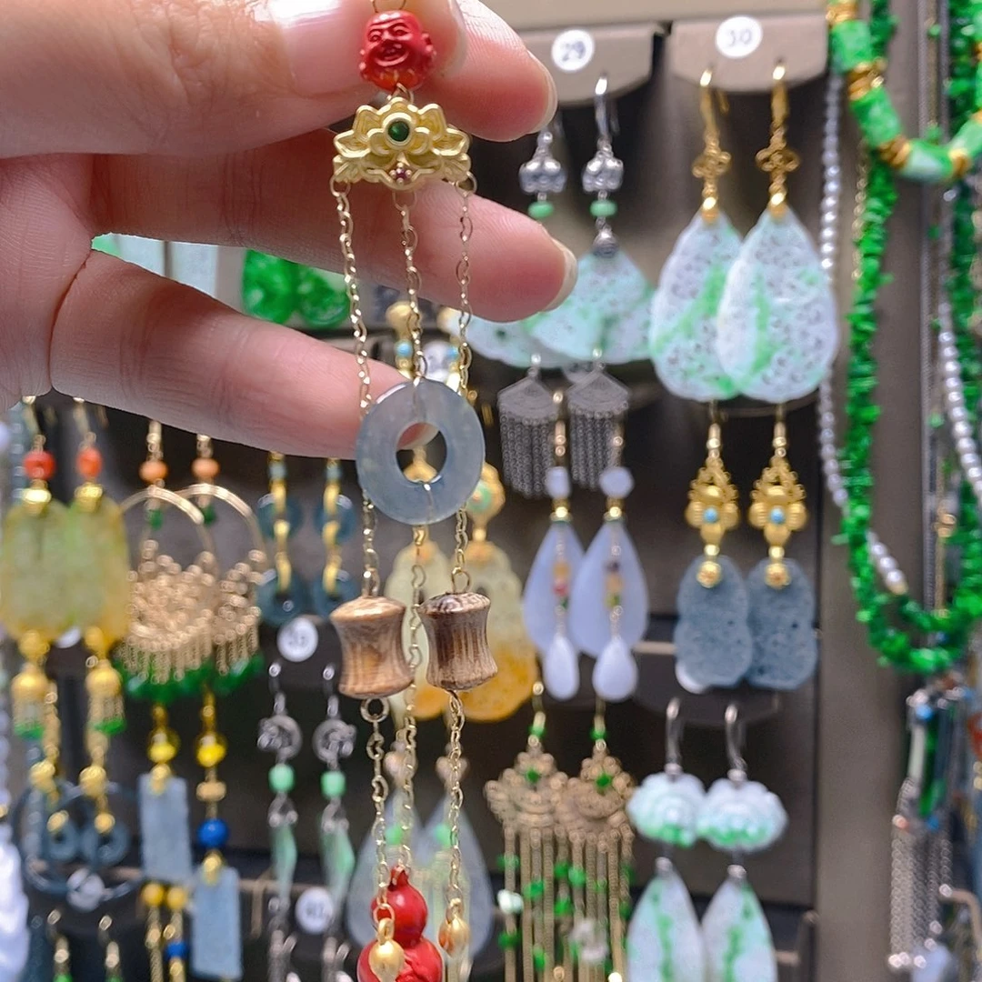 未镶嵌翡翠耳饰翡翠