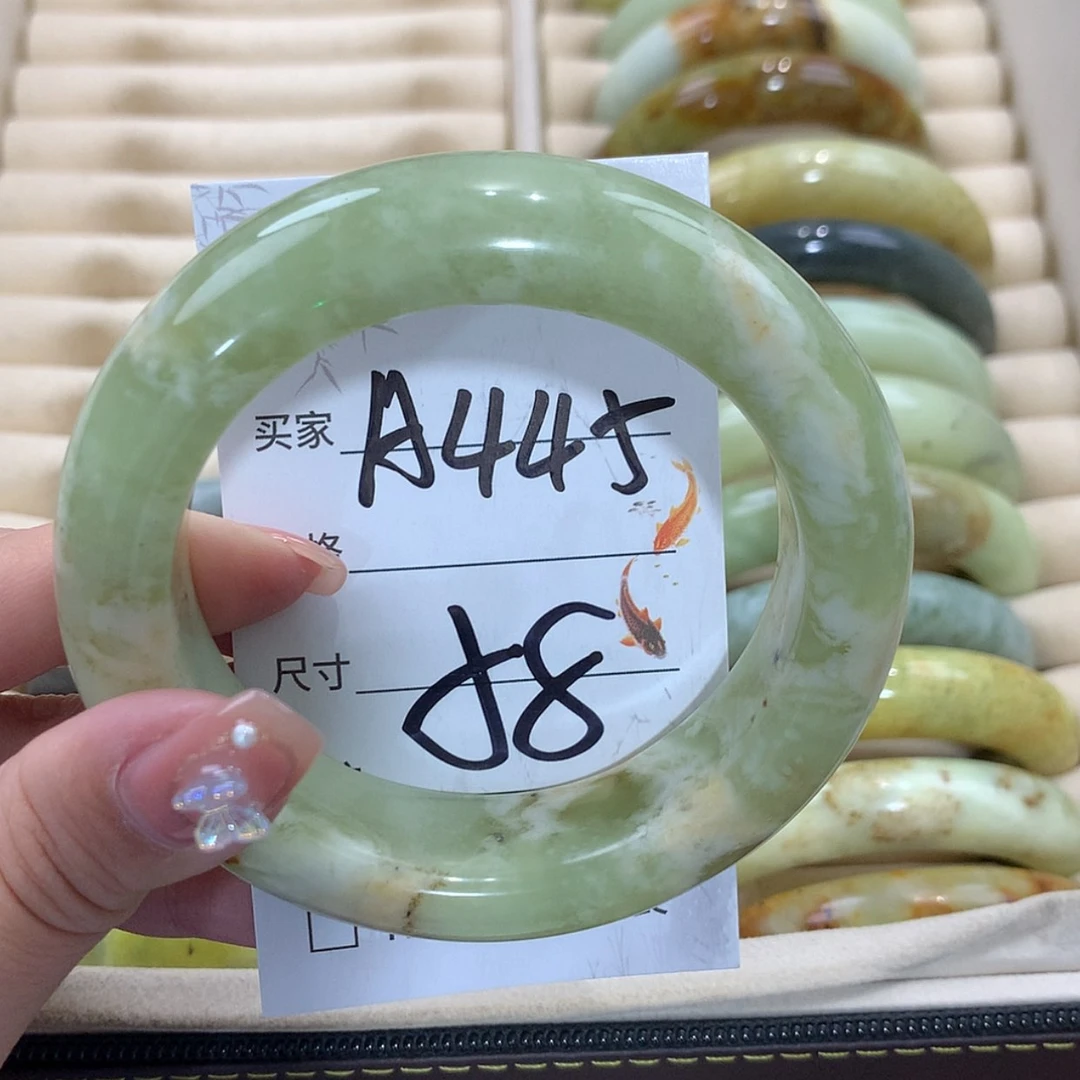 【闪购商品】未镶嵌蛇纹石玉手镯