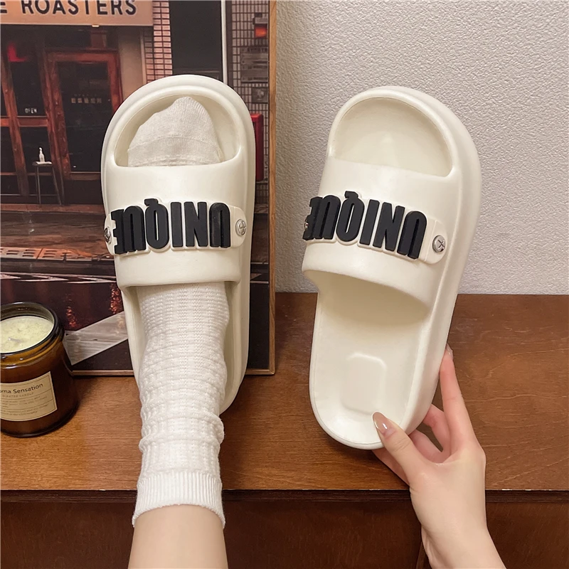 【优遇家】2025新款夏季时尚纯色英文字母女款外穿厚底增高凉拖鞋