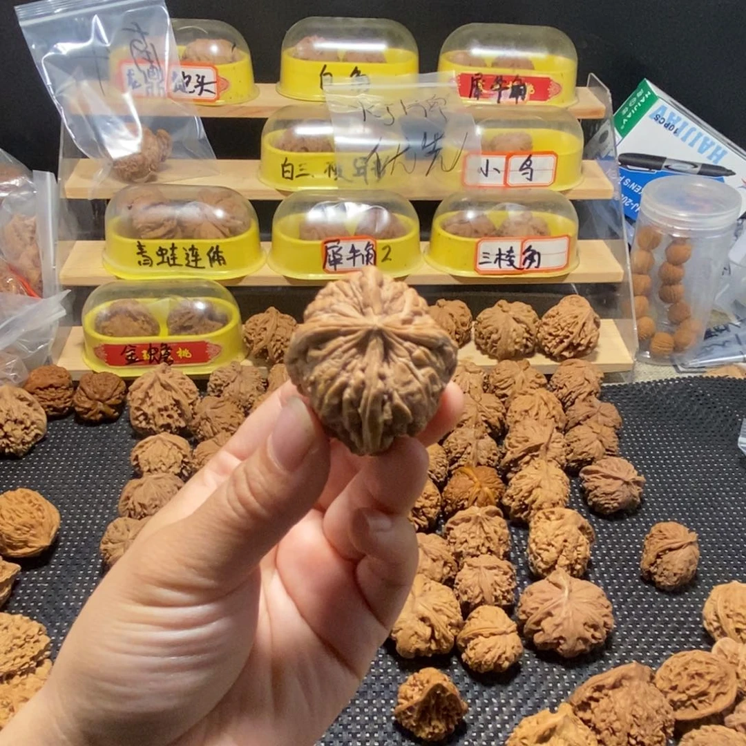 文玩核桃吊坠图*?核桃异形