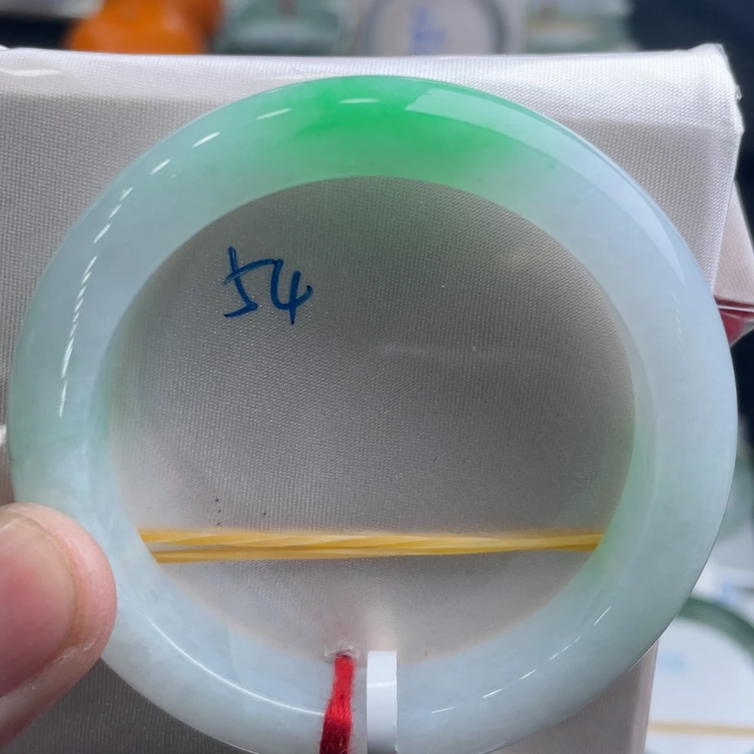 翡翠手镯未镶嵌翡翠手镯