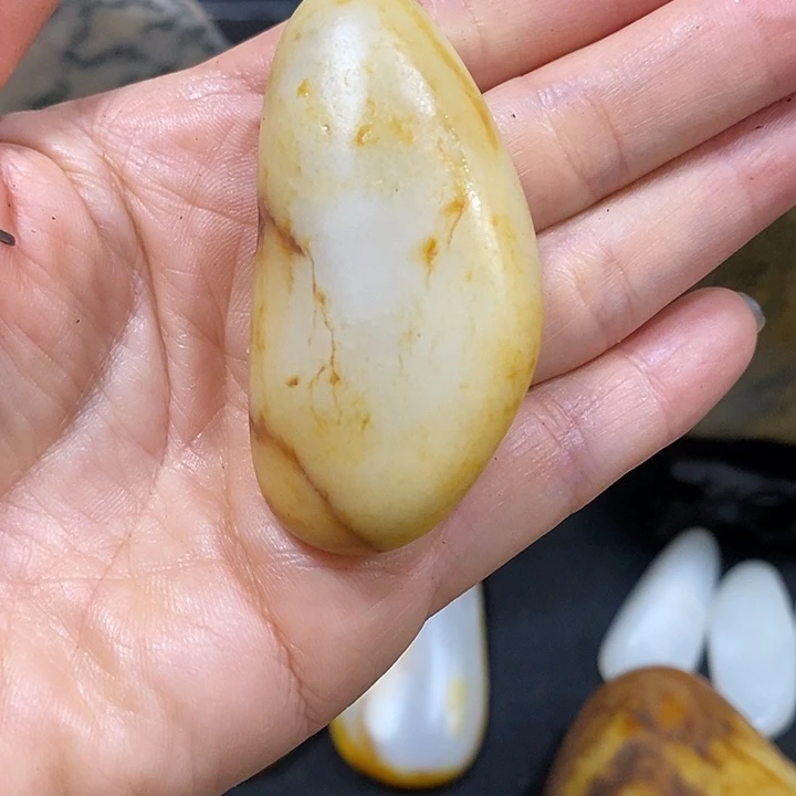未镶嵌和田玉（糖玉）挂件