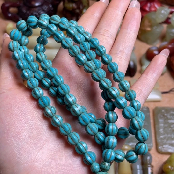 。***。蛇纹石玉未镶嵌颈饰