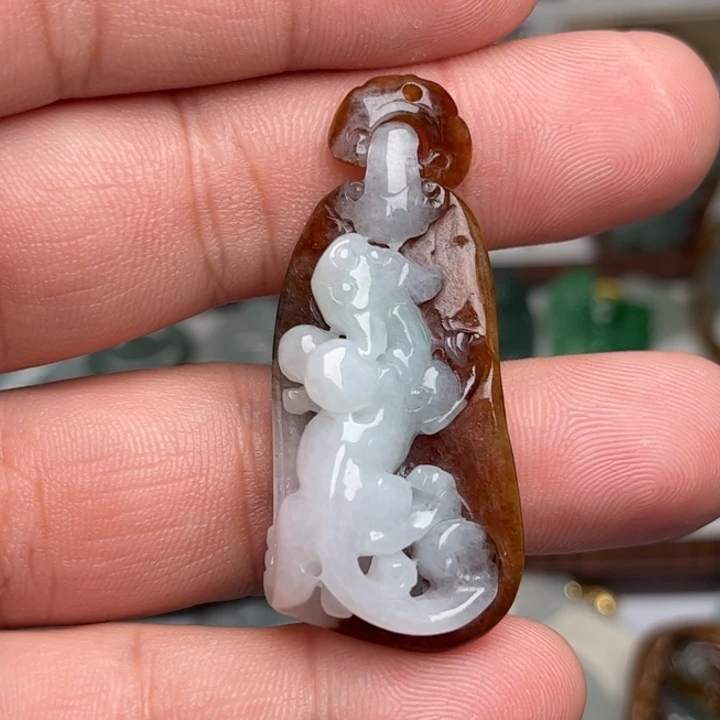 翡翠未镶嵌颈饰貔貅