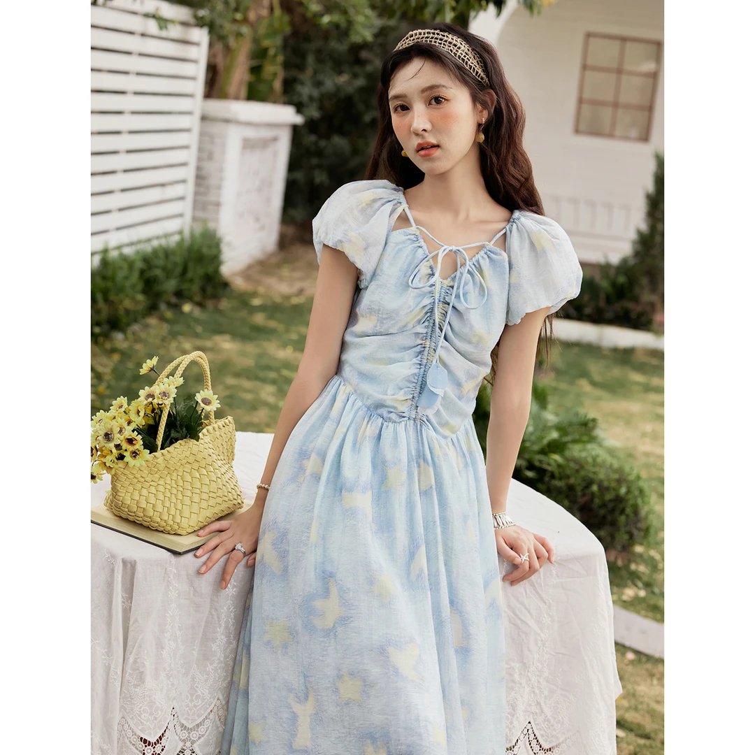 【粉丝专属】谜秀冰蓝绣花系带连衣裙度假风长裙MXE34L2227