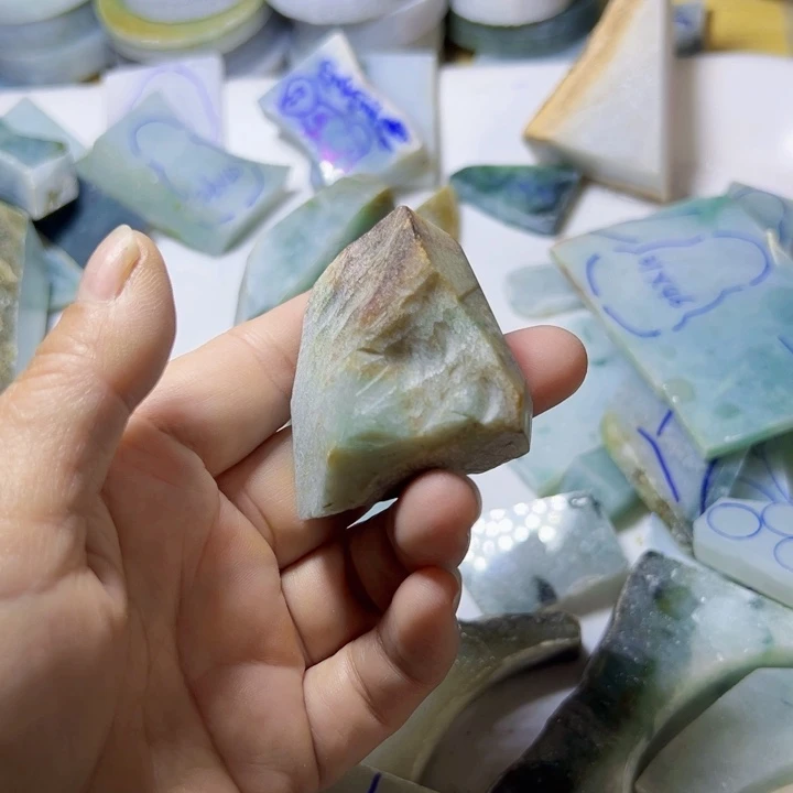 颈饰未镶嵌翡翠天****叮