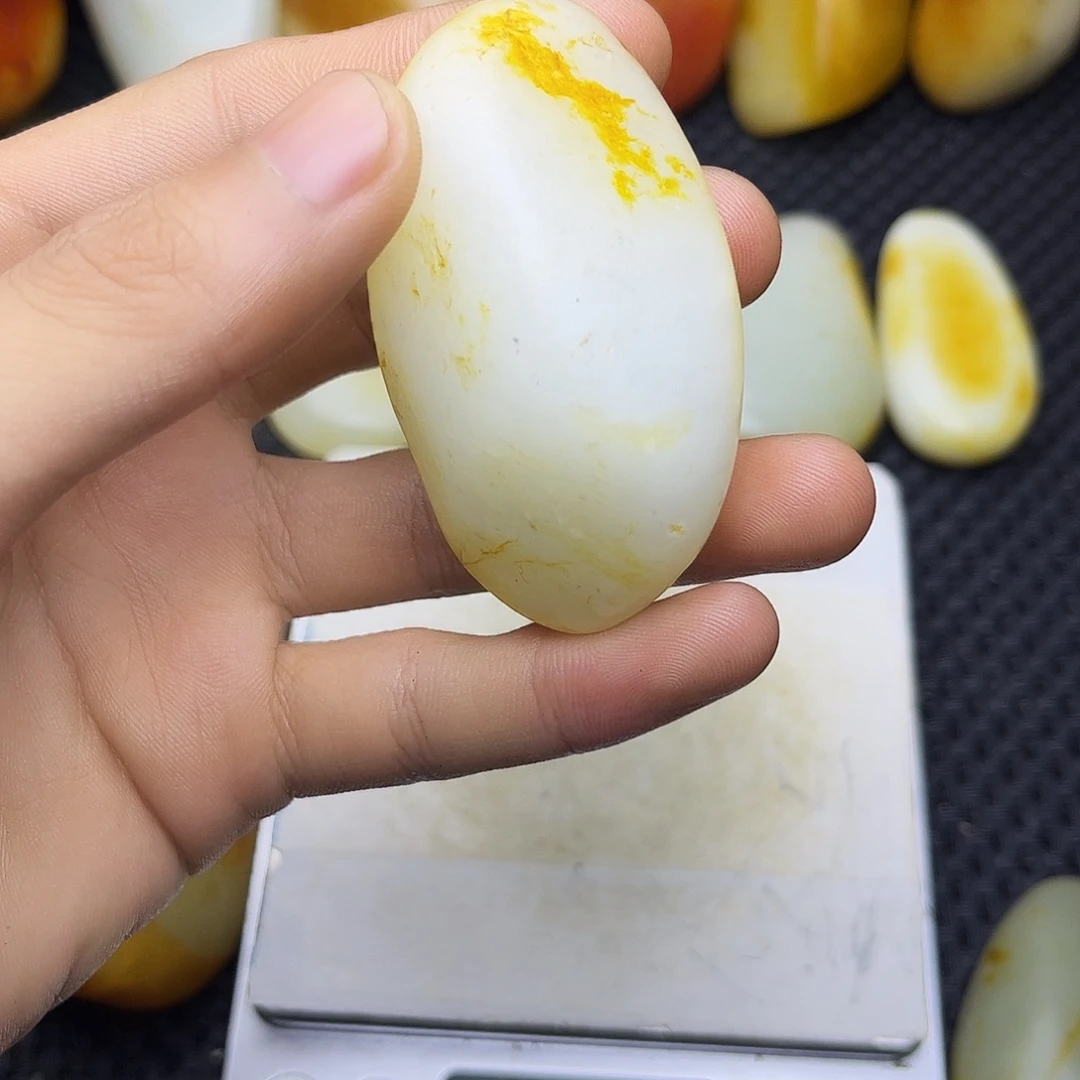 胡***好和田玉未镶嵌挂件