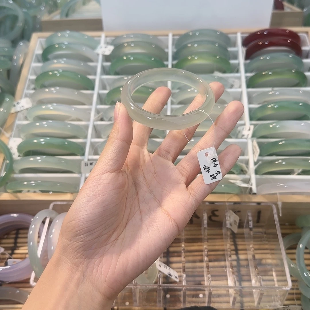 玛瑙/玉髓未镶嵌手镯圈口54.4