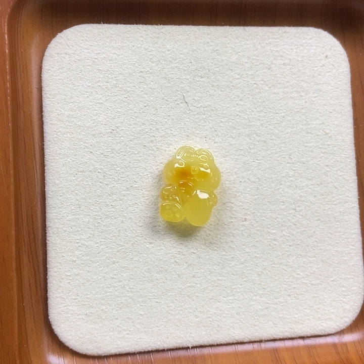 橄榄核吊坠小兔子19